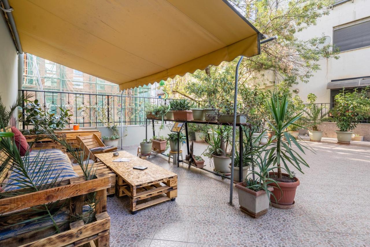 טיראנה Hostel Nena Semi מראה חיצוני תמונה